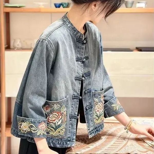 新中式 復古 設計感 盤扣 牛仔 外套 2XL 藍色 印花 紐扣 20-40代 開衫 單排扣 立領 春秋 短款 刺繡 花朵 常規 可愛 時尚 中國風 九分袖 聚酯纖維 牛仔布 寬鬆感