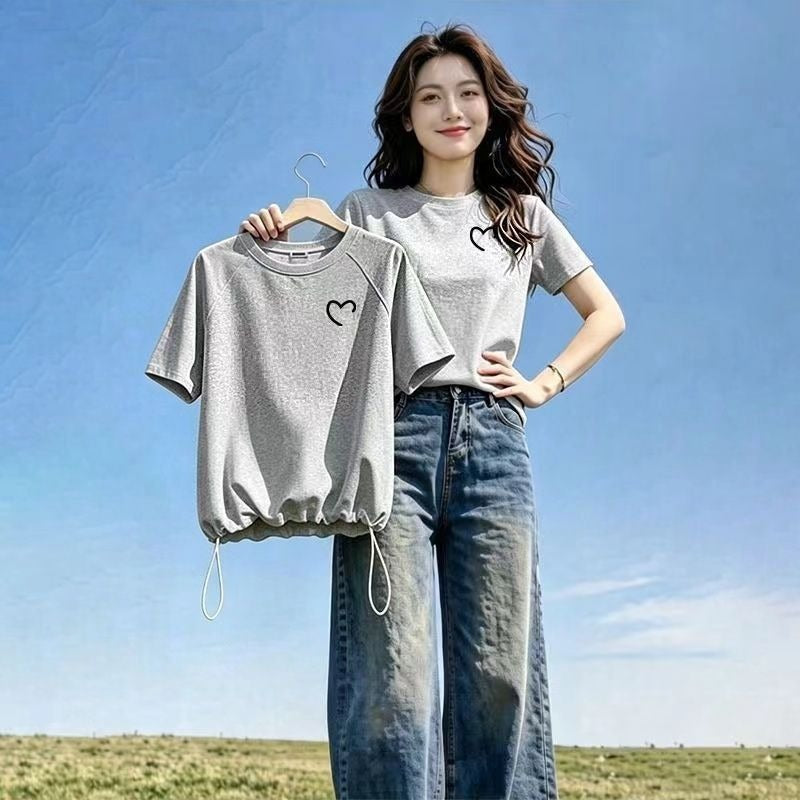 上班族必收印花抽繩修身短袖T恤 2XL 灰色【半個愛心黑圖】 字母 春夏 韓版 清新 清爽休閒 常規 抽褶 帶抽繩 夏 春夏秋 愛心 圓領 套頭 顯瘦 遮肉 日常 假日/出外 短款 花朵 休閑
