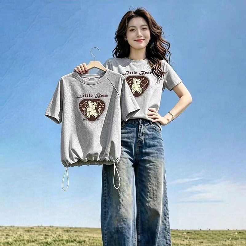 上班族必收印花抽繩修身短袖T恤 2XL 灰色【三隻熊愛心】 字母 春夏 韓版 清新 清爽休閒 常規 抽褶 帶抽繩 夏 春夏秋 愛心 圓領 套頭 顯瘦 遮肉 日常 假日/出外 短款 花朵 休閑