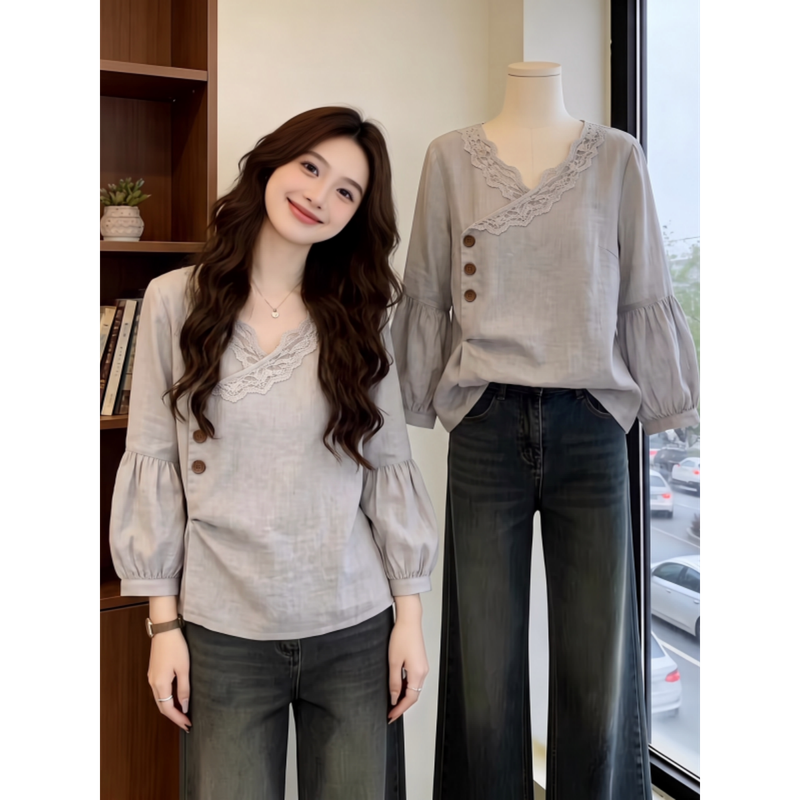 百搭不挑上衣蕾絲邊V領正肩襯衫 5XL 灰色 素面 長袖 柔軟 不變形 高透氣 修身 20-30代 紐扣 套頭 交叉領 聚酯纖維 一般 拼接 常規 泡泡袖 燈籠袖 復古 休閑 大碼裝 中國風 春秋 秋冬 秋