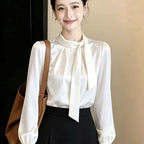 極簡魅力法式飄帶緞面長袖襯衫 M 米白色 素面 簡約 亮面光澤面料 20-40代 套頭 蝴蝶結領型 立領 一般 蝴蝶結 綁帶 常規 優雅 輕熟 工作 時尚 緞面面料 春秋 秋