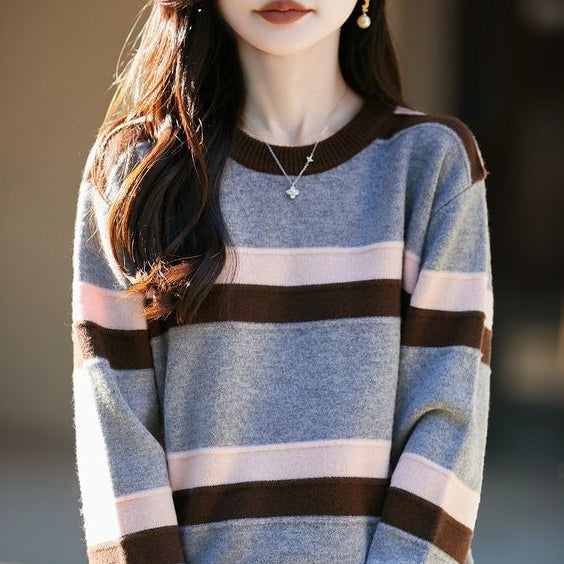法式復古條紋撞色圓領長袖針織衫 均碼 灰色 橫條紋 微寬鬆款 柔軟 百搭 保暖 周末 辦公室 日常 通勤 假日/出外 寬鬆感 成熟溫柔風 溫柔氛圍感 顯瘦 寬鬆慵懶型 簡約 30代 套頭 一般 無 常規 輕熟 休閑 經典款 羊毛 春秋 秋冬
